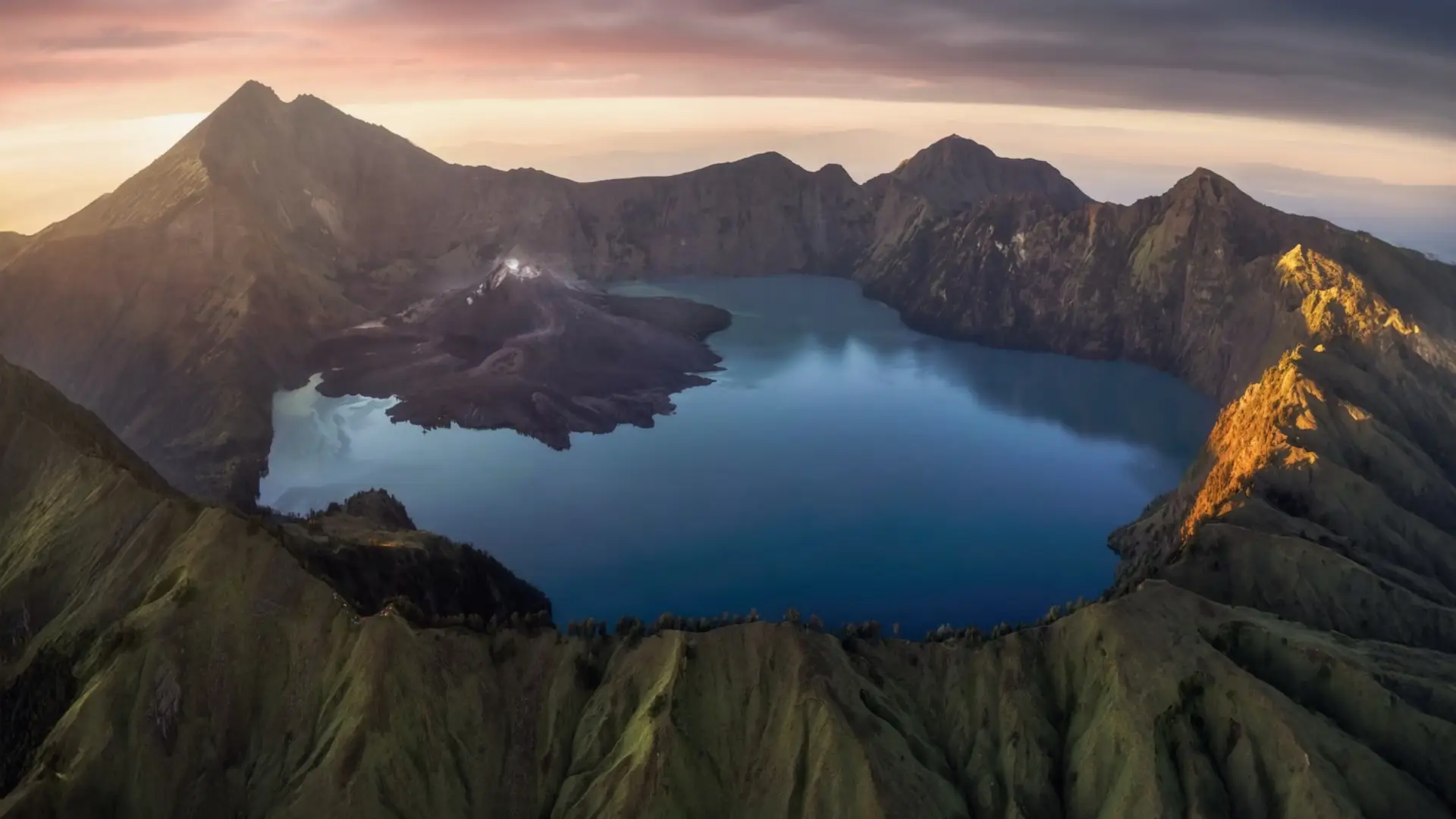 Mount Rinjani Location and UNESCO Global Geopark Overview
