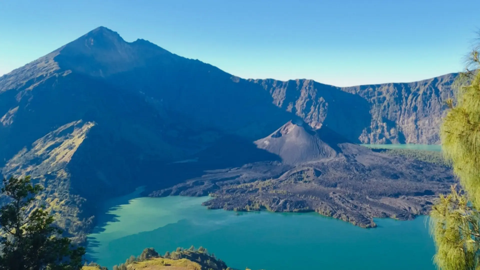 Mount Rinjani Senaru Crater Rim 2D1N