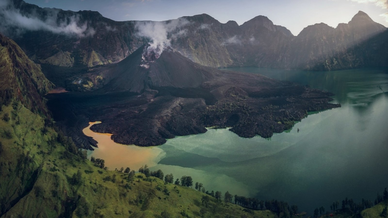 Mount Rinjani Summit Trek 3D2N