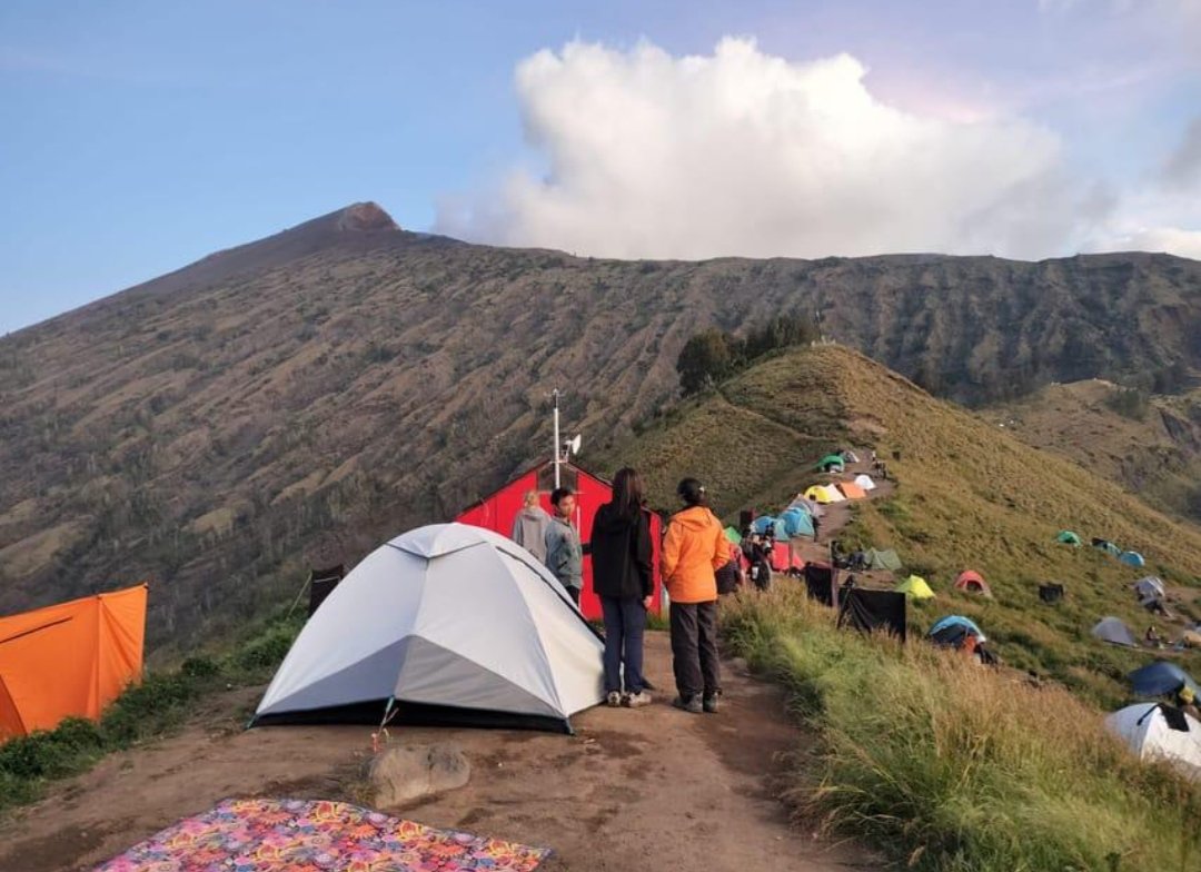 Mount Rinjani Medical Screening and Trail Setup